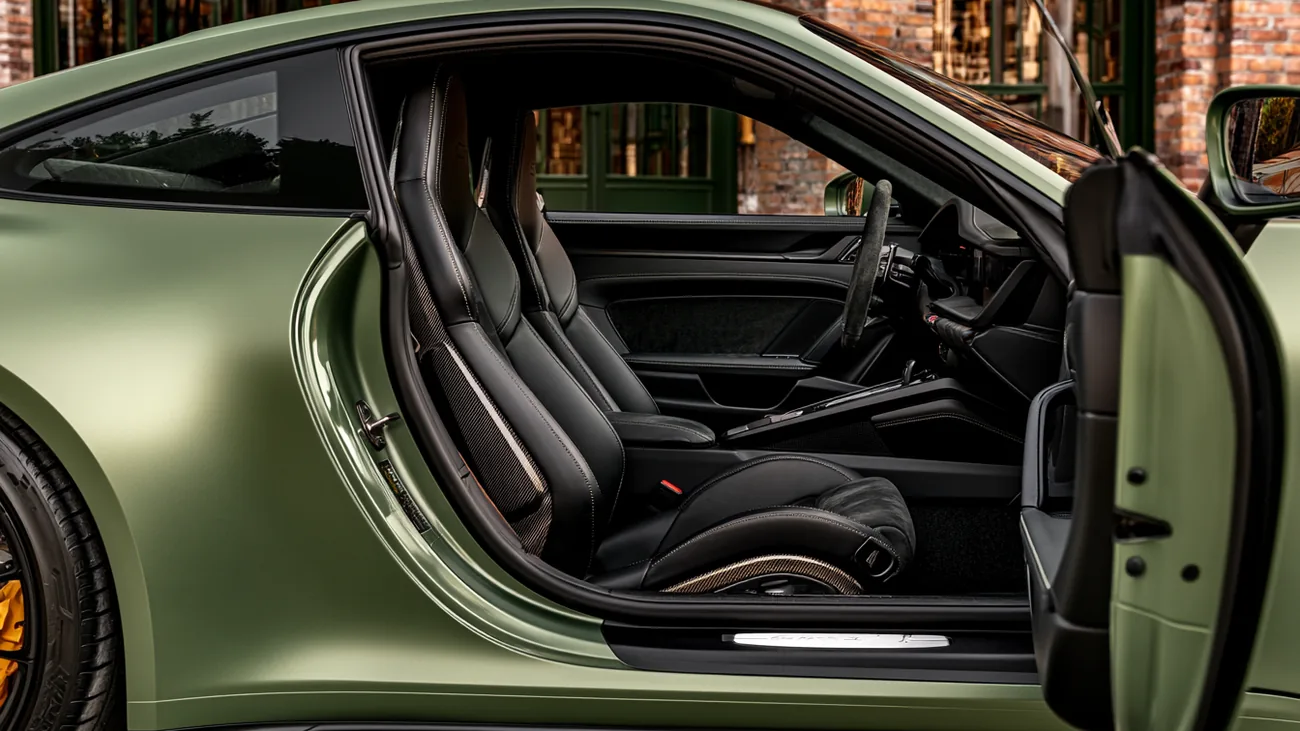 Porsche 911 Carrera GTS, interior