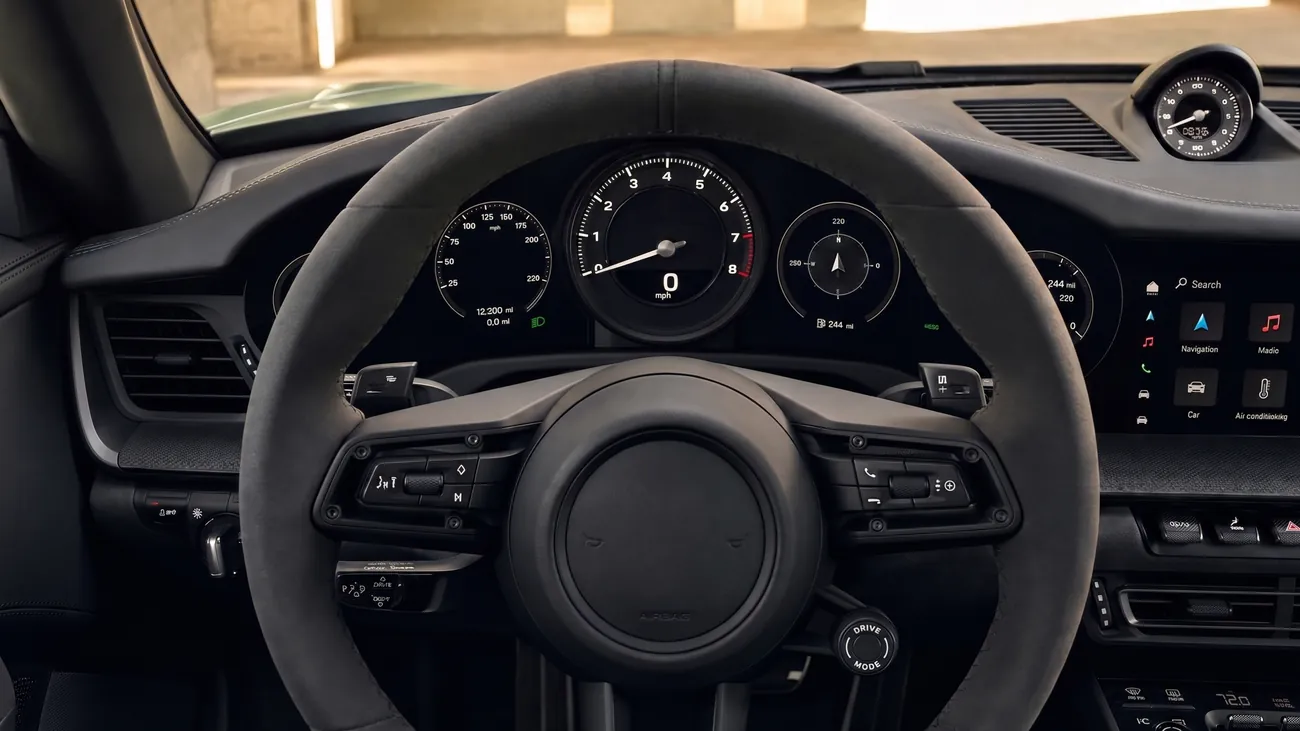 Porsche 911 Carrera GTS, odometer