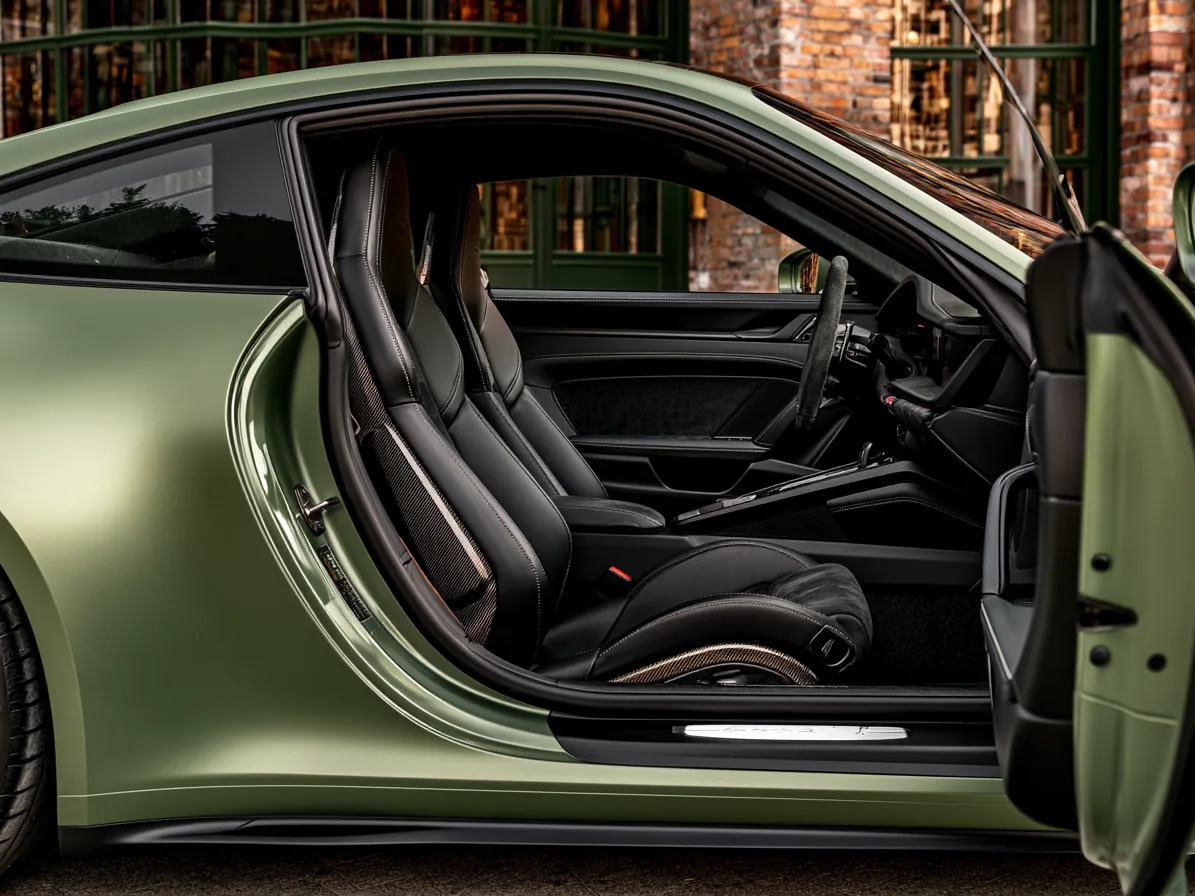 Porsche 911 Carrera GTS, interior