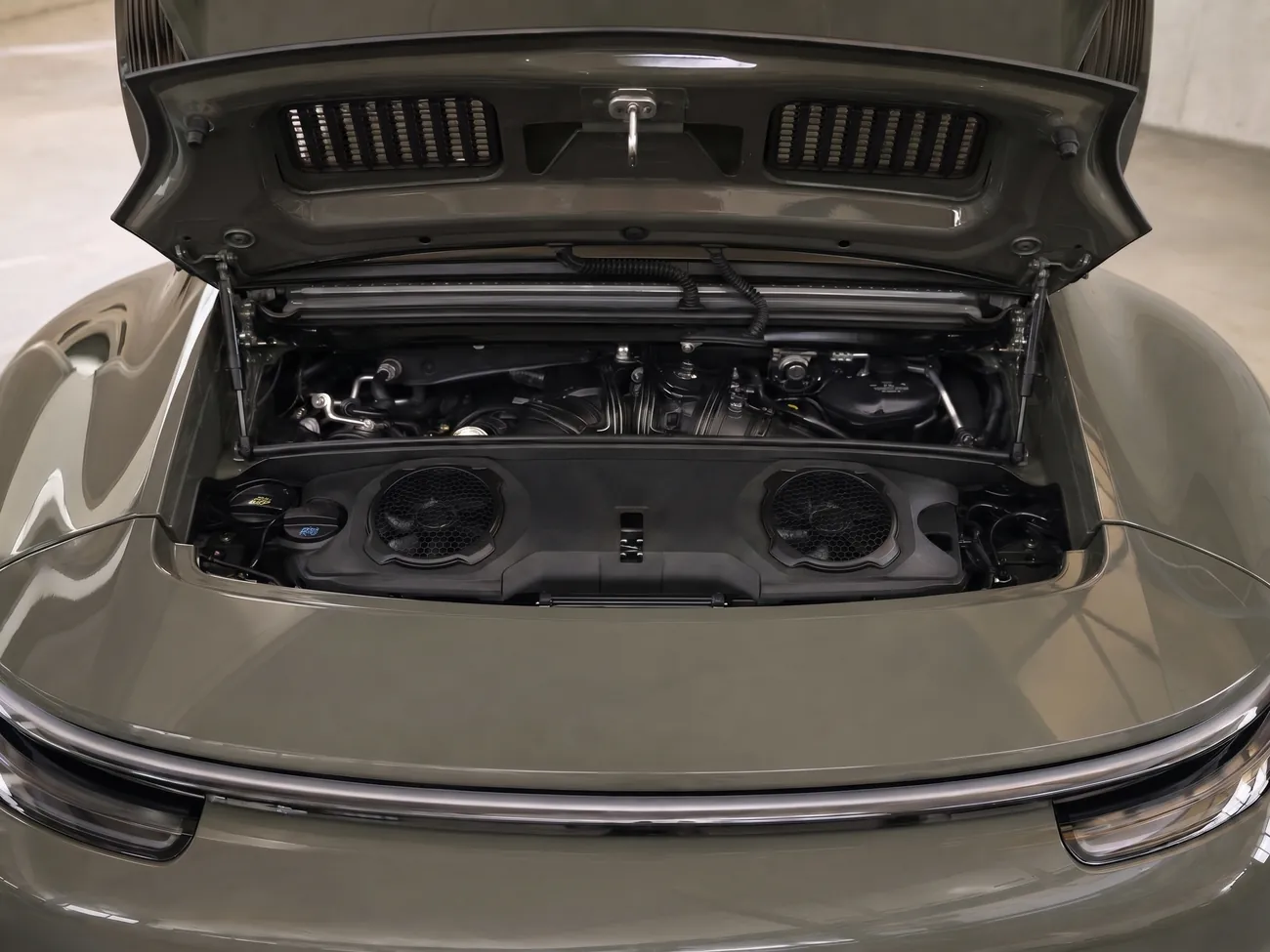 Porsche 911 Carrera GTS, engine