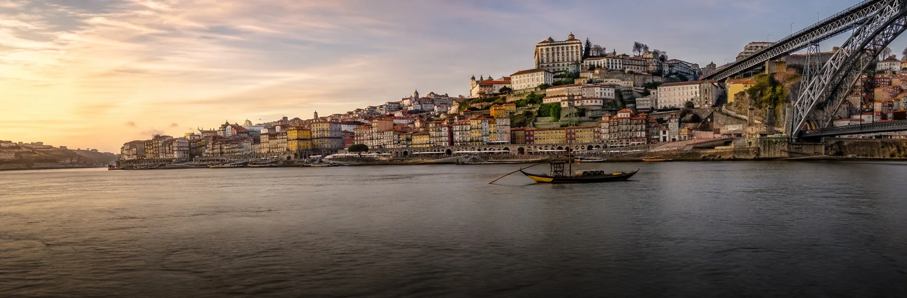 The long table in the evening, Porto