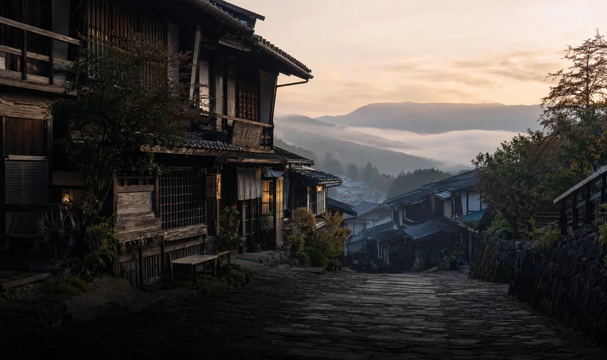 A quiet street in Kyoto at dusk